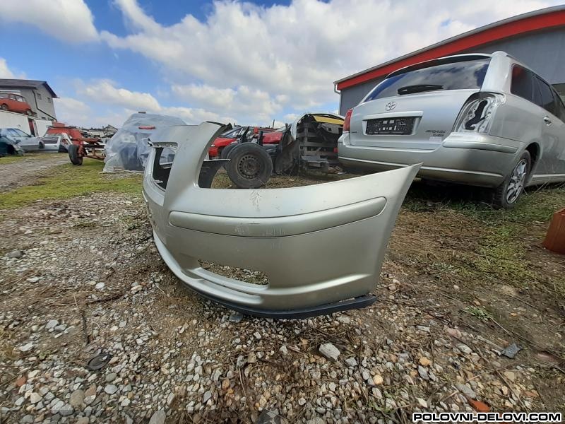 Toyota  Avensis  Kompletan Auto U Delovima