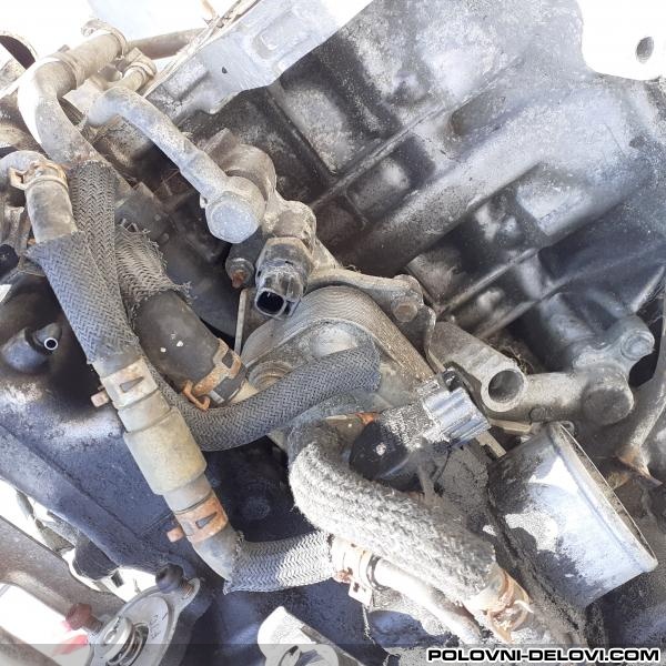 Toyota  Avensis  Kompletan Auto U Delovima