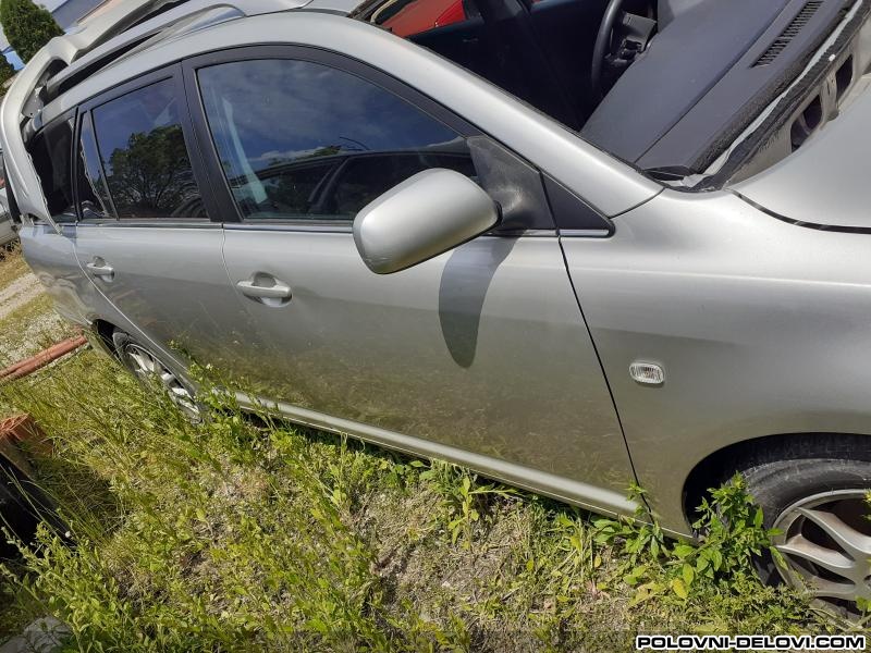 Toyota  Avensis  Kompletan Auto U Delovima