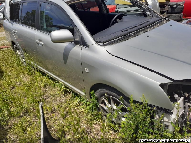 Toyota  Avensis  Kompletan Auto U Delovima