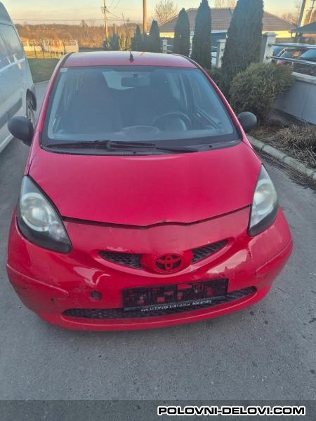 Toyota  Aygo 1.0b Kompletan Auto U Delovima