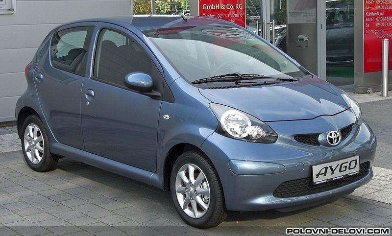 Toyota  Aygo  Svetla I Signalizacija
