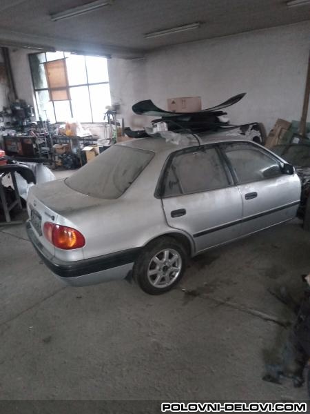 Toyota  Corolla Corolla Sedan Kompletan Auto U Delovima