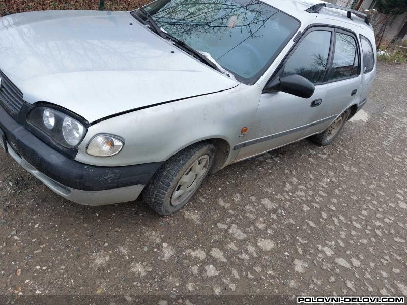 Toyota  Corolla D4d Kompletan Auto U Delovima