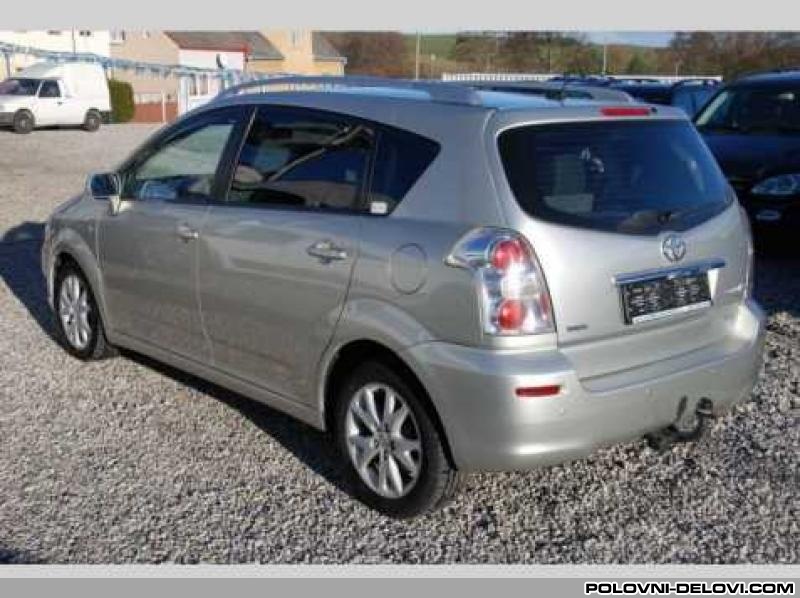 Toyota  Corolla Verso Avensis Auris Kompletan Auto U Delovima