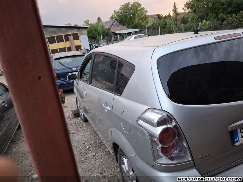 Toyota  Corolla Verso D4d Vvti Kompletan Auto U Delovima