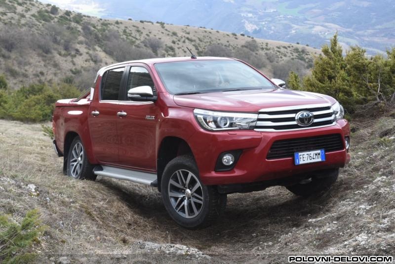 Toyota  Hilux  Kompletan Auto U Delovima