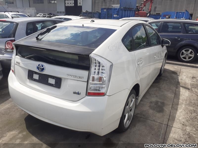 Toyota  Prius Hibrid  Svetla I Signalizacija