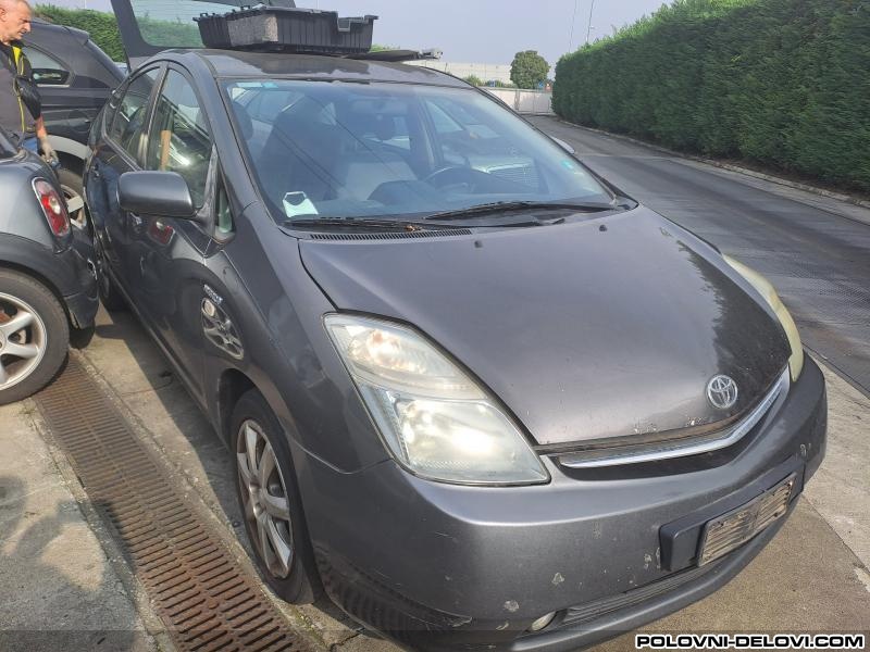 Toyota  Prius  Karoserija