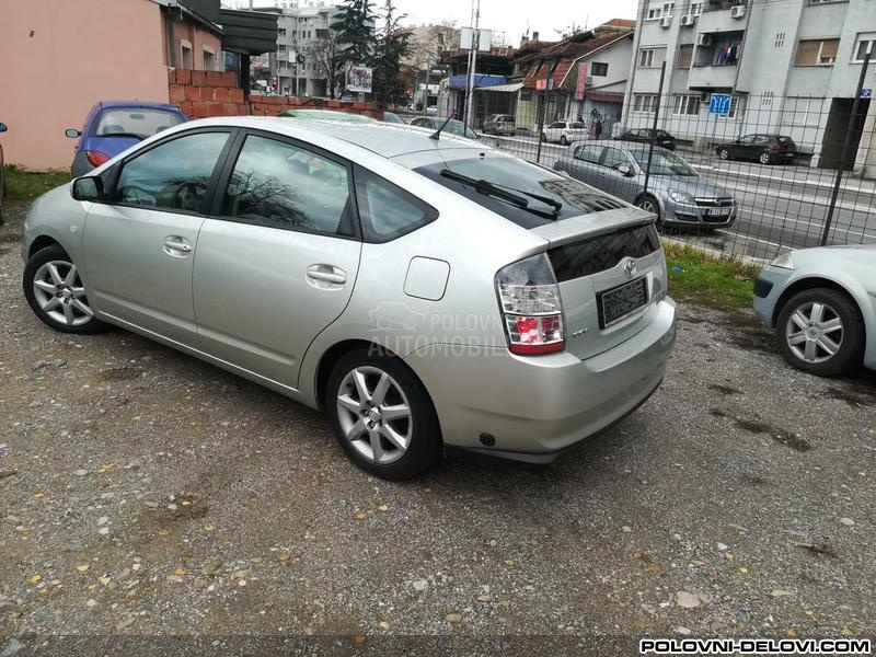 Toyota  Prius  Kompletan Auto U Delovima