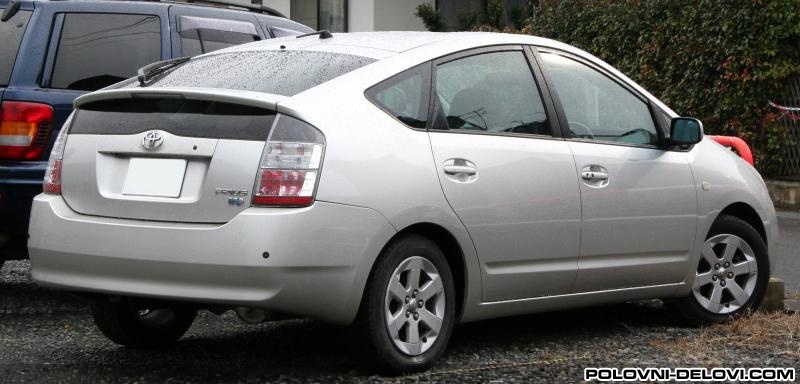 Toyota  Prius  Kompletan Auto U Delovima