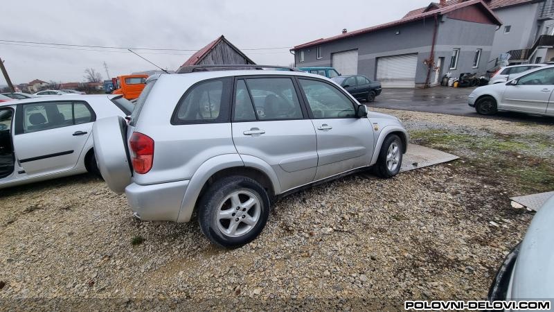 Toyota  RAV 4 2.0 D D4d Kompletan Auto U Delovima