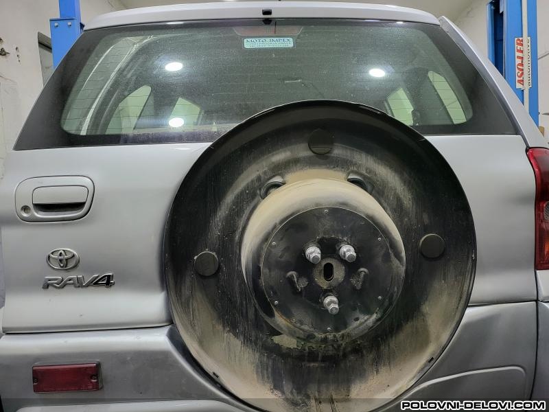 Toyota  RAV 4 2.0d Kompletan Auto U Delovima