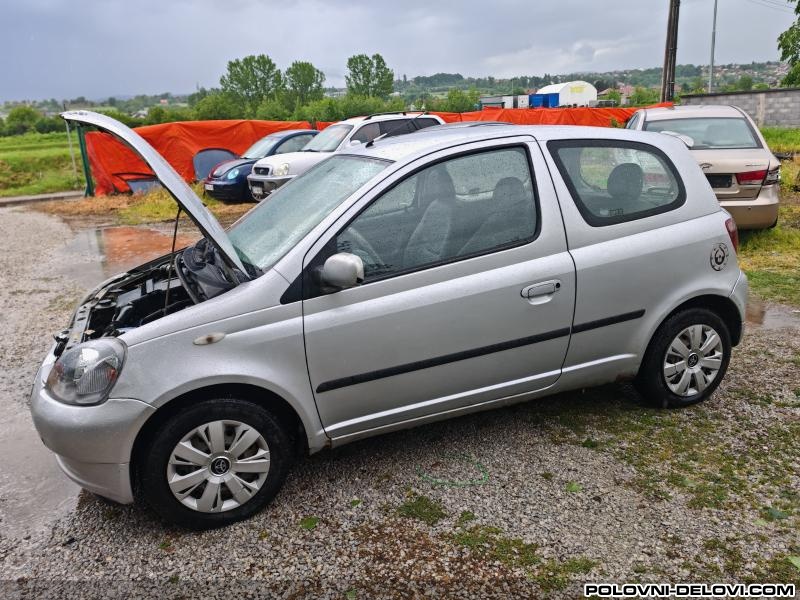 Toyota  Yaris 1.0b Kompletan Auto U Delovima