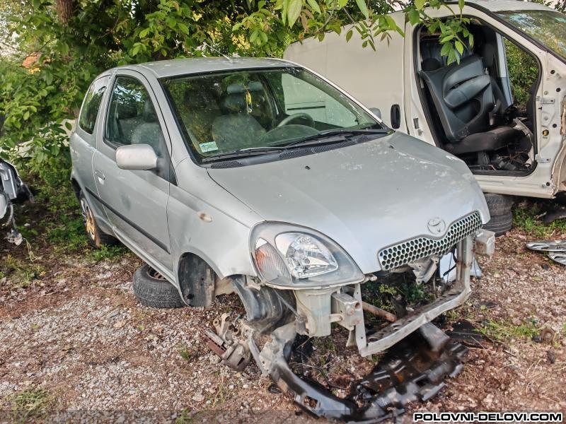 Toyota  Yaris 1.0b Kompletan Auto U Delovima