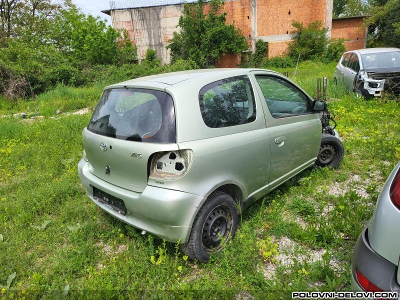 Toyota  Yaris 1.0b.. Kompletan Auto U Delovima