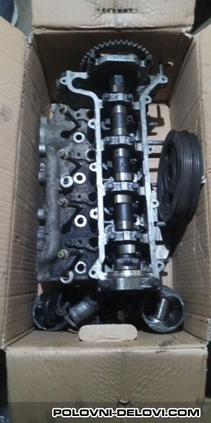 Toyota  Yaris  Kompletan Auto U Delovima