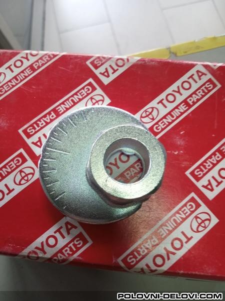 Toyota  Yaris  Kompletan Auto U Delovima