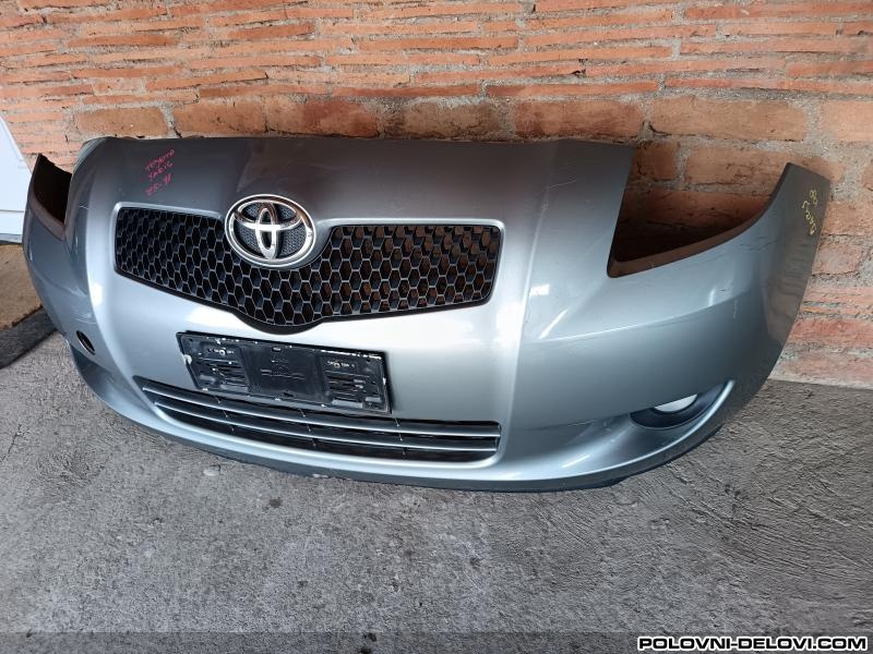 Toyota  Yaris  Prednji Branik Sivi 05-11