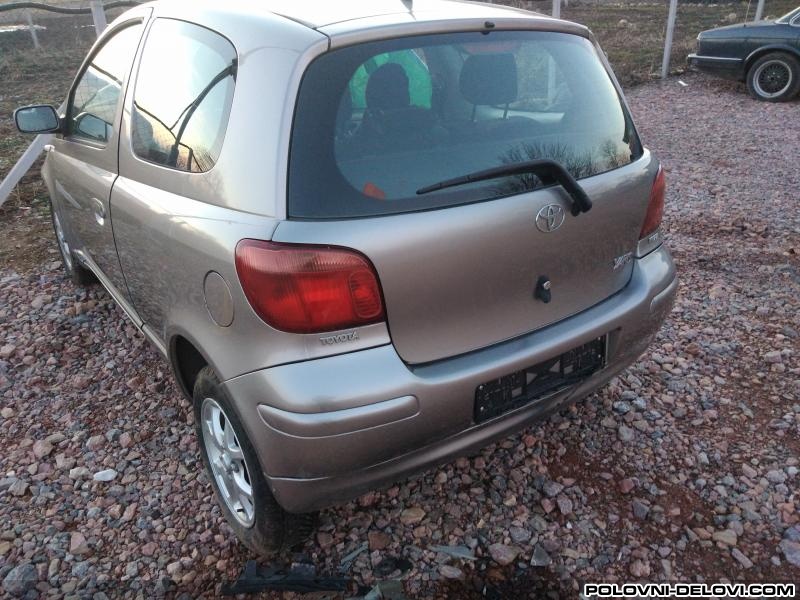 Toyota  Yaris  Stakla