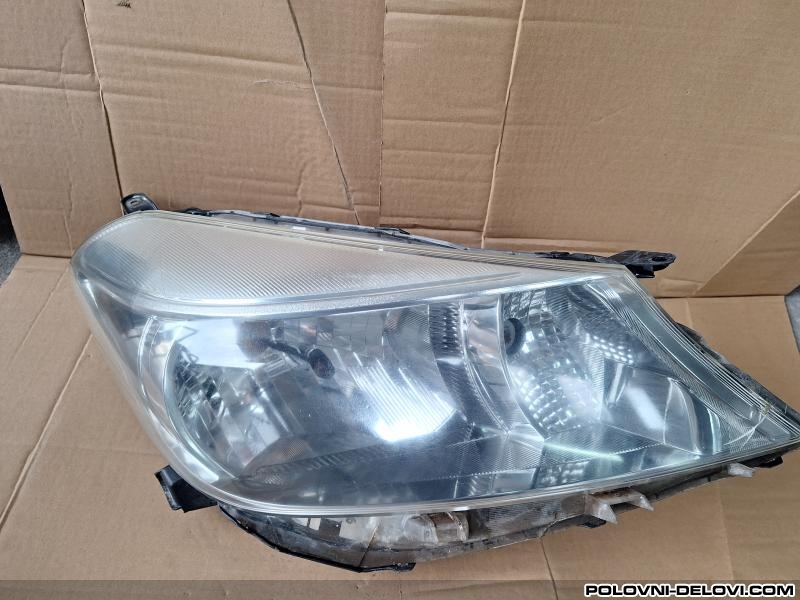 Toyota  Yaris  Svetla I Signalizacija