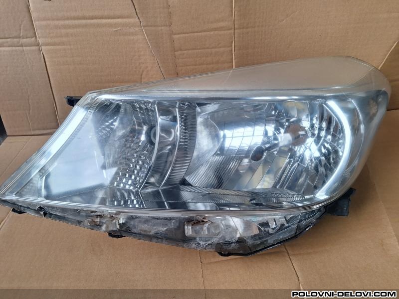 Toyota  Yaris  Svetla I Signalizacija