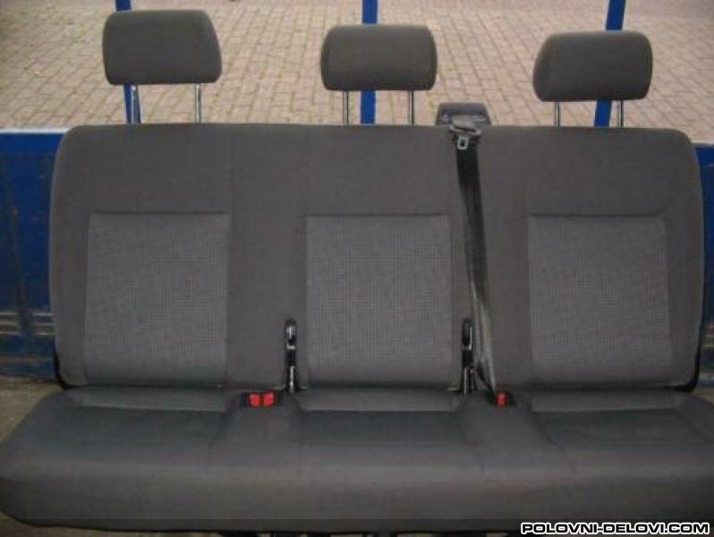 VW Transporter T5 Enterijer