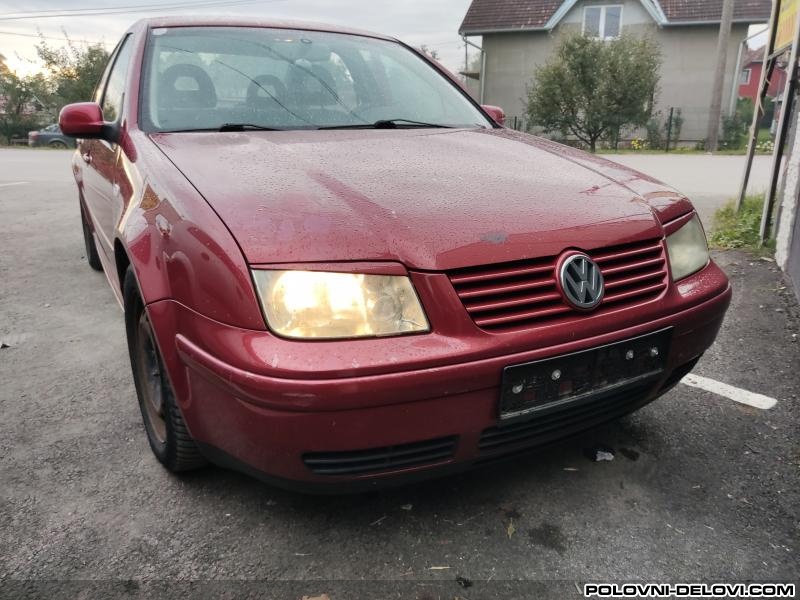 Volkswagen  Bora 1.6 B Kompletan Auto U Delovima