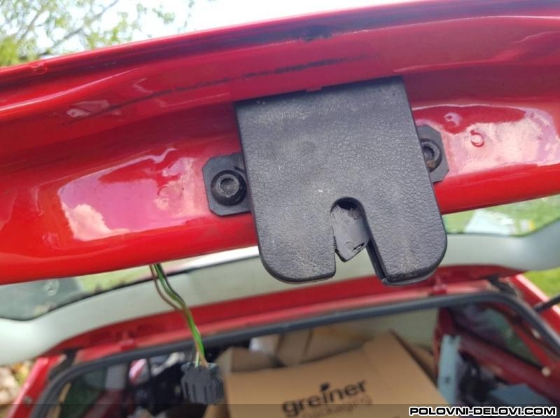 Volkswagen  Golf 4 Brava Gepek Vrata Razni Delovi