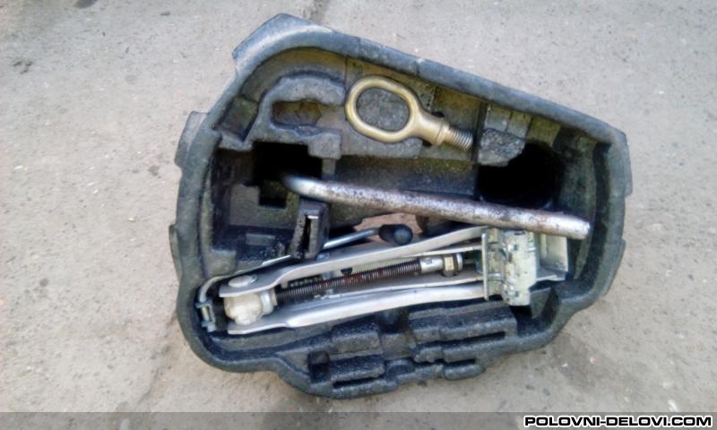 Volkswagen  Golf 4 Dizalica I Kljuc Razni Delovi