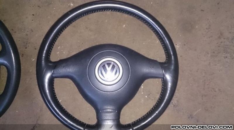 Delovi - Volkswagen Golf 4 Trokraki Volan Sa Enterijer