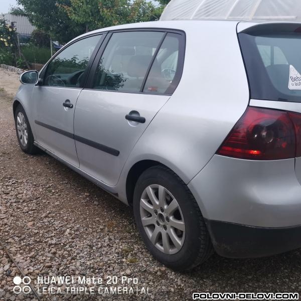 Volkswagen  Golf 5 1.6 F S I  Kompletan Auto U Delovima