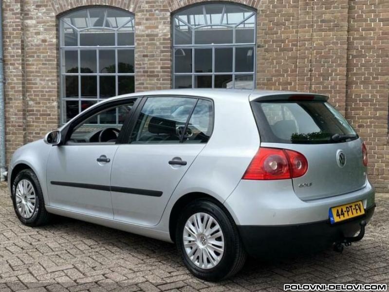 Volkswagen  Golf 5 1.6 F S I  Kompletan Auto U Delovima