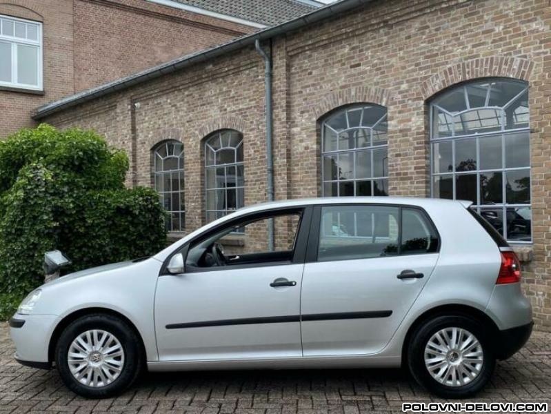 Volkswagen  Golf 5 1.6 F S I  Kompletan Auto U Delovima