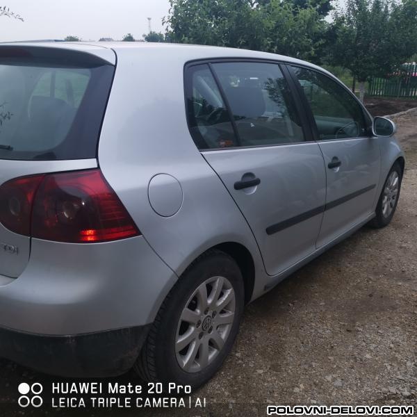 Volkswagen  Golf 5 1.6fsi Kompletan Auto U Delovima