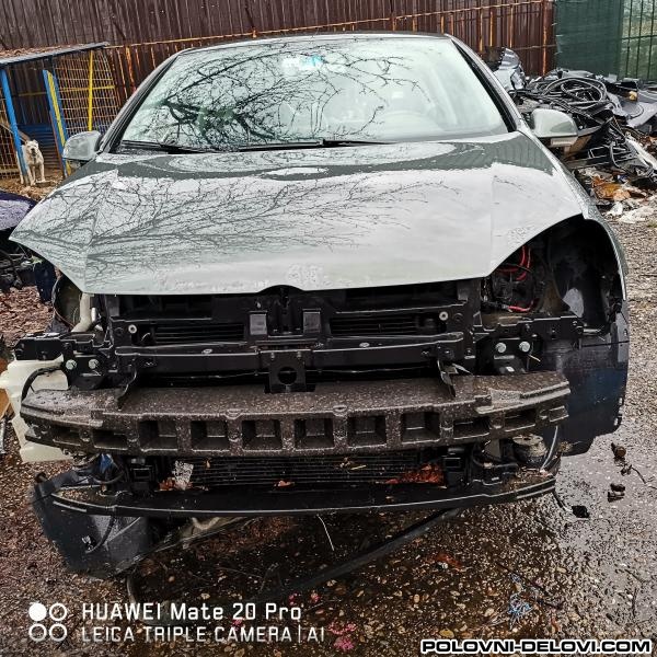 Volkswagen  Golf 5 1.6fsi Kompletan Auto U Delovima