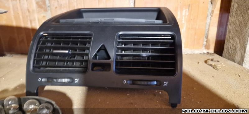 Volkswagen  Golf 5  Enterijer