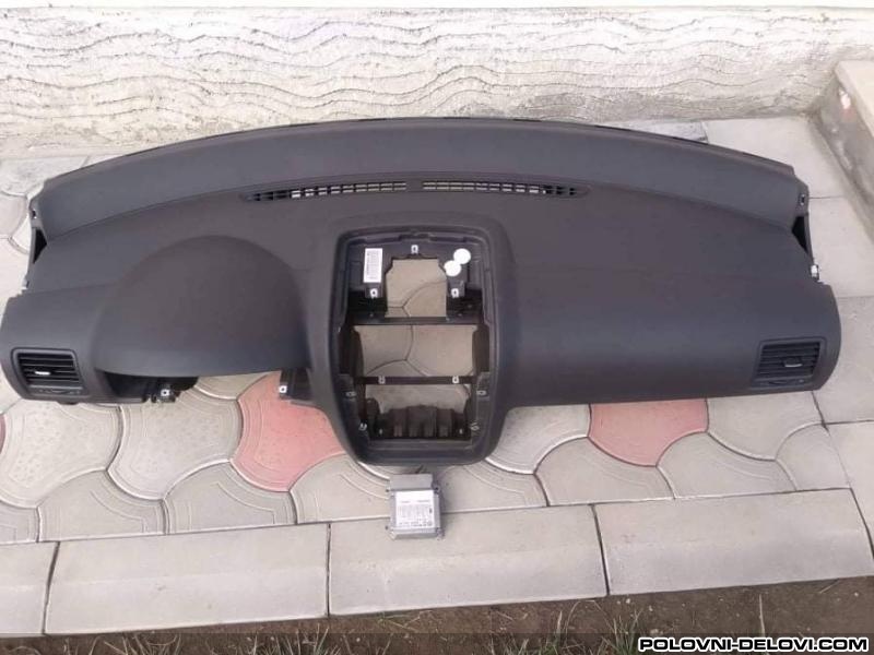 Volkswagen  Golf 5  Enterijer