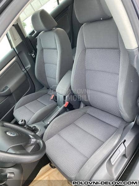Volkswagen  Golf 5  Enterijer