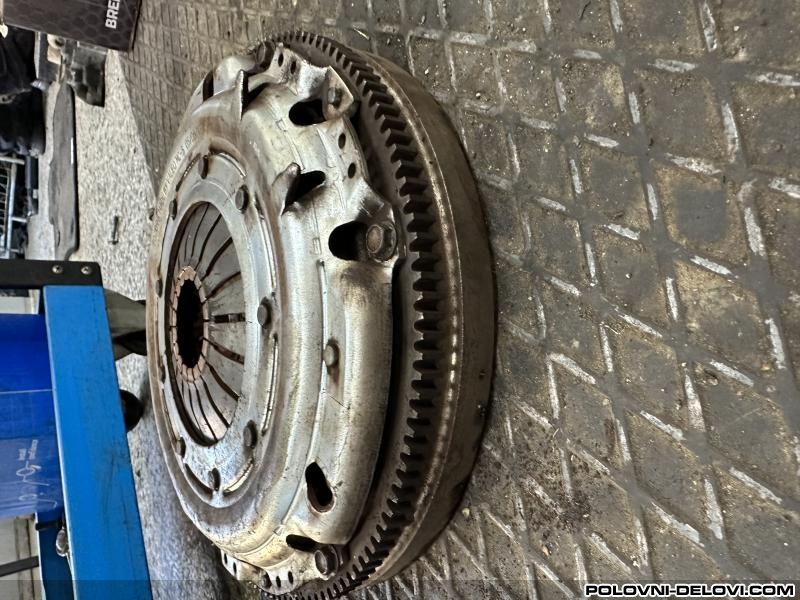 Volkswagen  Golf 5 Fiksni Zamajac 1.9  Menjac I Delovi Menjaca