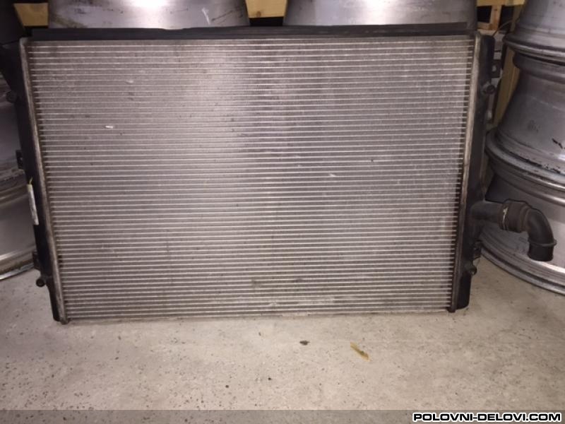 Volkswagen  Golf 5 HLADNJAK VODE TDI Kompletan Auto U Delovima