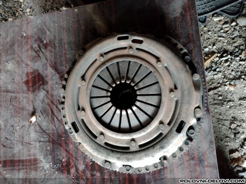 Volkswagen  Golf 5 Set Kvacila Menjac I Delovi Menjaca