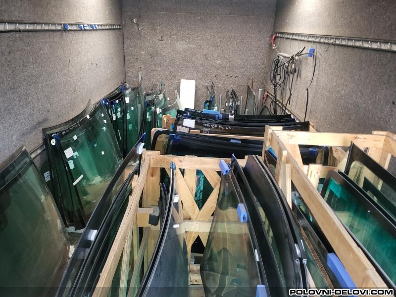 Volkswagen  Golf 5  Stakla