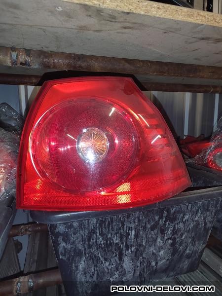 Volkswagen  Golf 5  Svetla I Signalizacija
