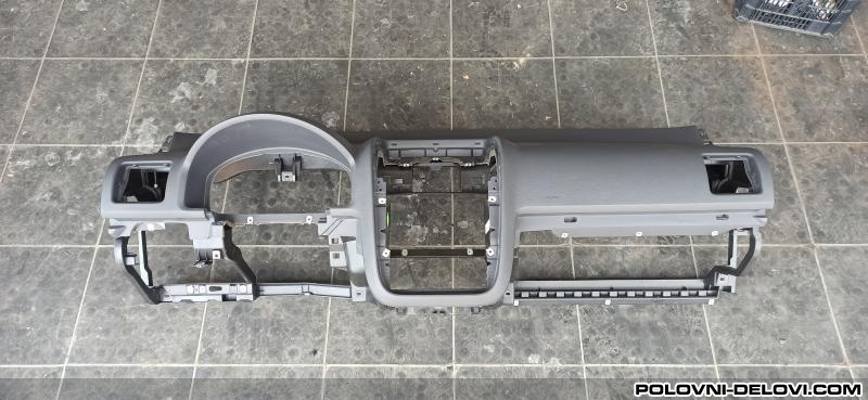 Volkswagen  Golf 5 Tabla Sa Airbagom Enterijer