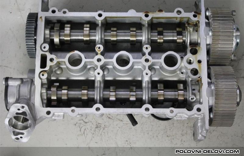 Volkswagen  Golf 6 GLAVA MOTORA Motor I Delovi Motora