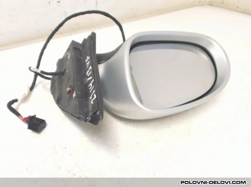 Volkswagen  Golf 6 RETROVIZOR Karoserija