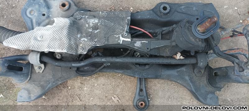 Volkswagen  Golf 7 1.6tdi Kompletan Auto U Delovima