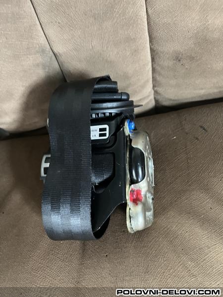 Volkswagen  Golf 7 SUVOZACEV POJAS Enterijer