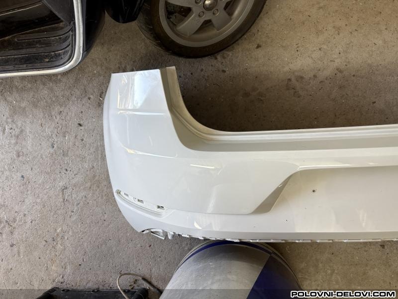 Volkswagen  Golf 7 Zadnji Branik Golf 7 Kompletan Auto U Delovima
